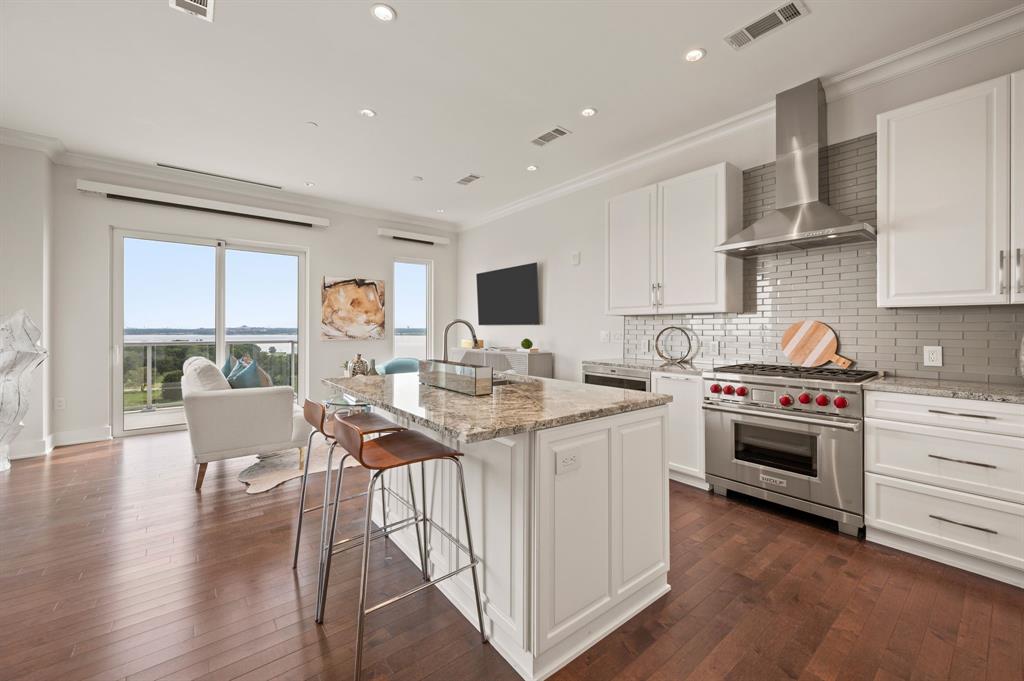 Lakeside Tower - Residential