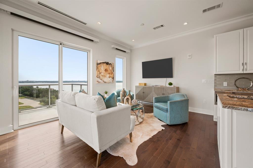 Lakeside Tower - Residential