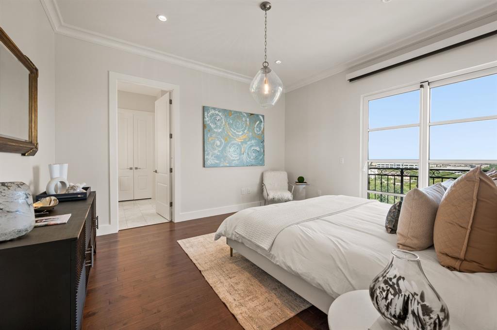 Lakeside Tower - Residential