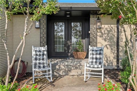 Tiny photo for 2522 S Robinson Drive, Robinson, TX 76706 (MLS # 217509)