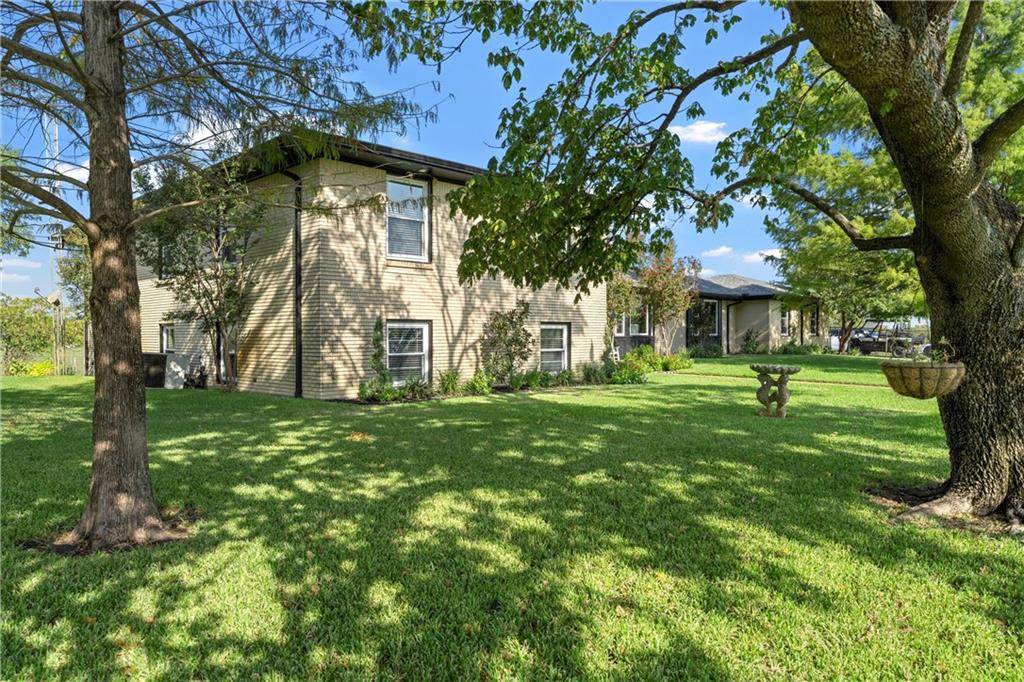 2522 S Robinson Drive