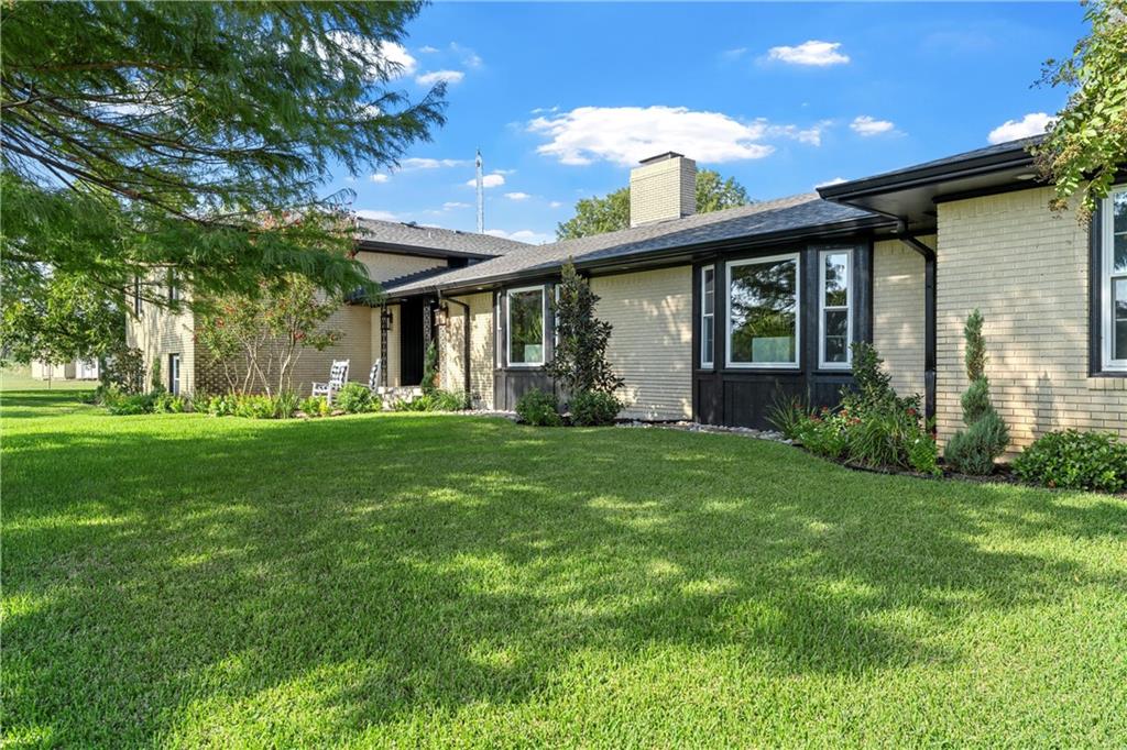 2522 S Robinson Drive