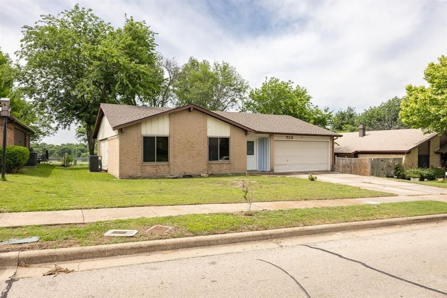 Welcome to this beautifully updated 3-bedroom, 2-bathroom home in the heart of Duncanville! Located at 722 Meadowglen Dr, this spacious property offers a functional layout with generous living areas, abundant natural light, and a large backyard perfect for entertaining or relaxing. The home features well-sized bedrooms, an inviting kitchen with ample cabinet space, and a comfortable living room ideal for gatherings. Conveniently situated near parks, shopping, dining, and major highways, this property provides both comfort and accessibility. Whether you're a first-time homebuyer or looking for your next investment opportunity, this Duncanville gem is one you won’t want to miss!