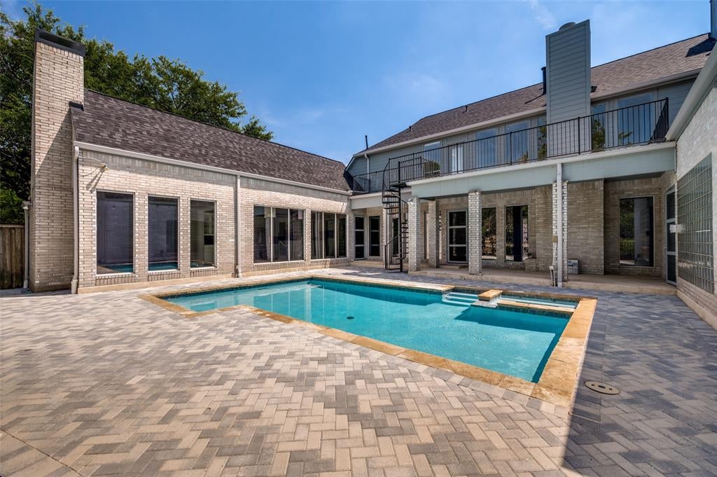 2532 Pelican Bay Drive