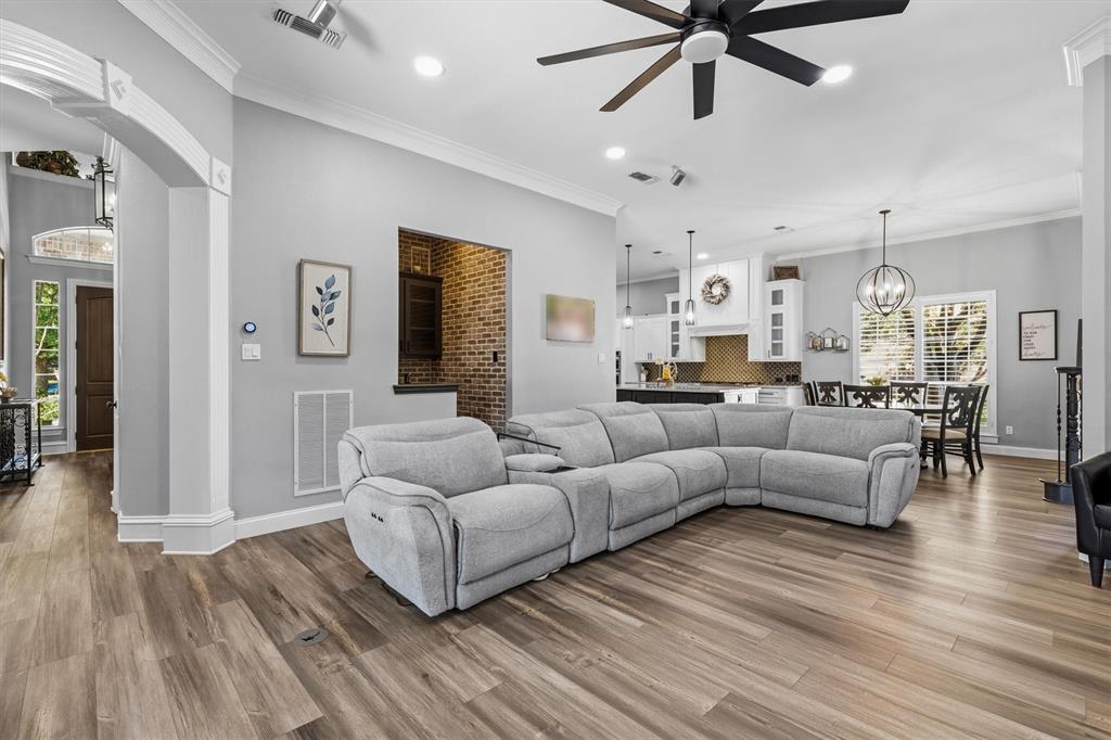 900 Bandera Court