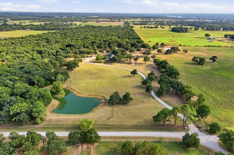 Photo of 12 County Road 2114, Gainesville, TX 76240 (MLS # 21352810)