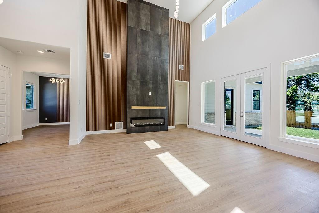 2416 Jewell Drive