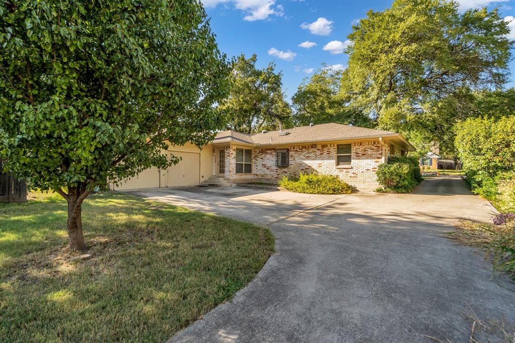 Veronica Downs 02 - Residential