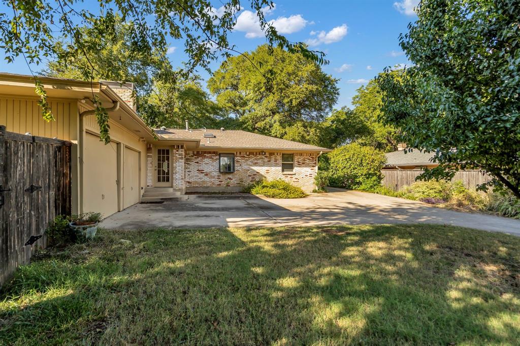 Veronica Downs 02 - Residential