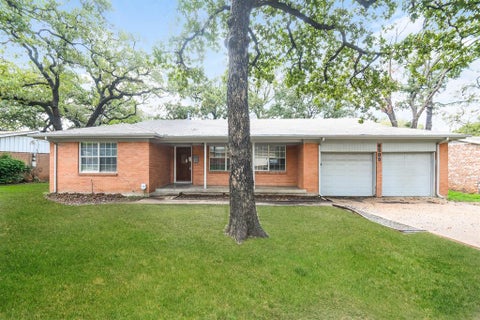 Photo of 6508 Normandy Road, Fort Worth, TX 76112 (MLS # 21336489)