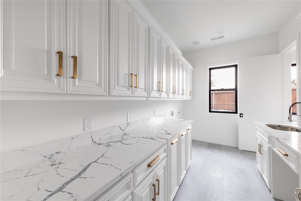 The Lakes On Legacy Drive Ph II - Residential