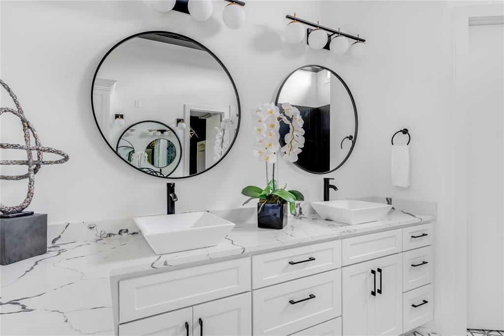 The Lakes On Legacy Drive Ph II - Residential