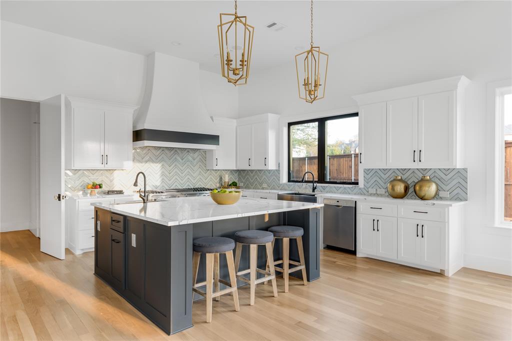 The Lakes On Legacy Drive Ph II - Residential