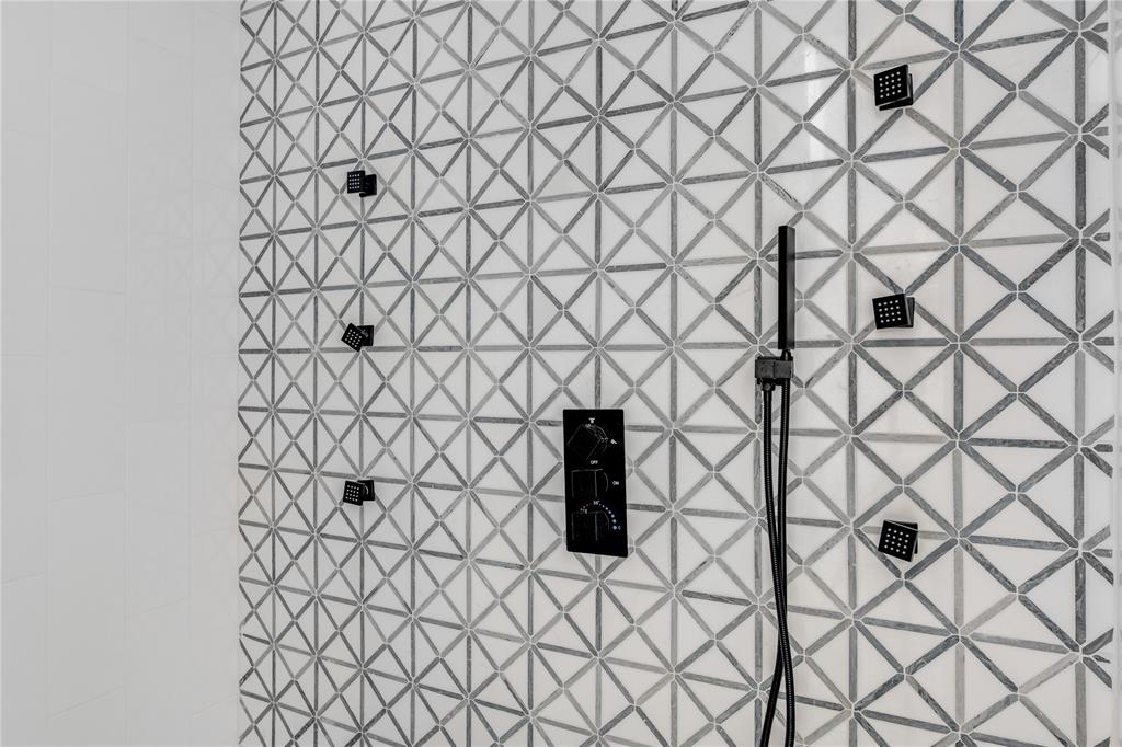 The Lakes On Legacy Drive Ph II - Residential