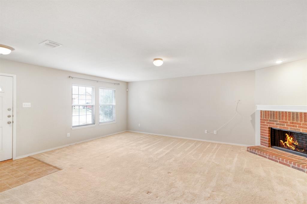 Photo 4 of 18 of 2120 Burnside Drive house