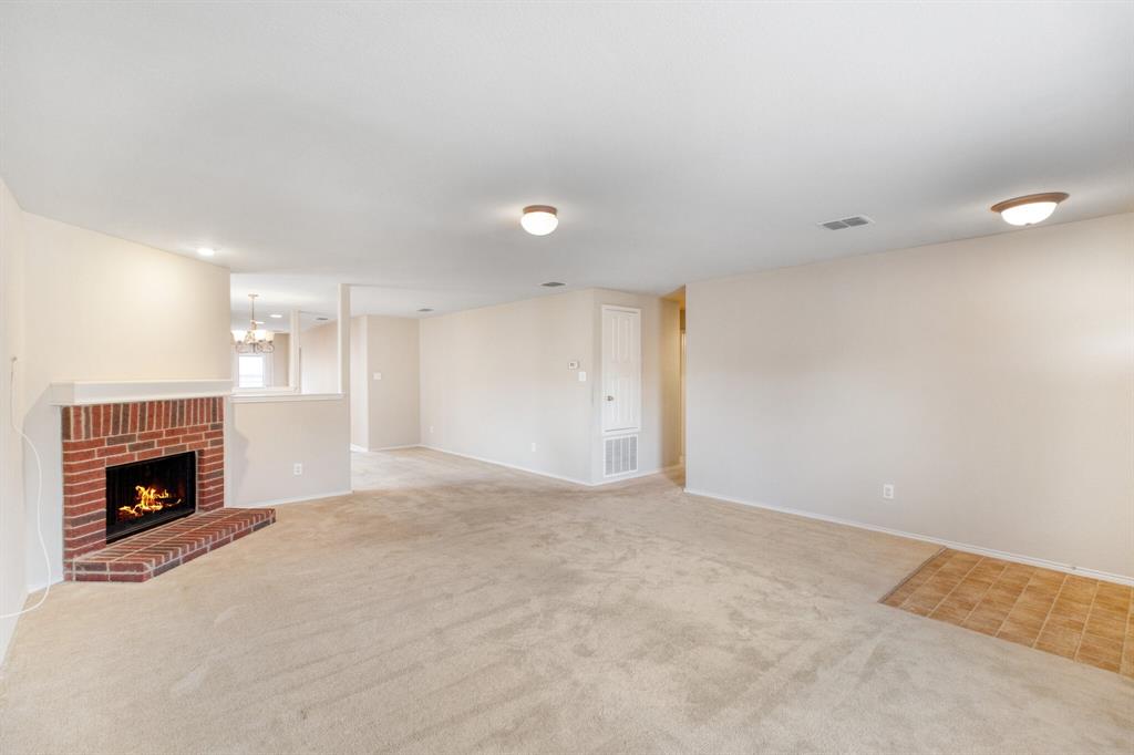 Photo 5 of 18 of 2120 Burnside Drive house