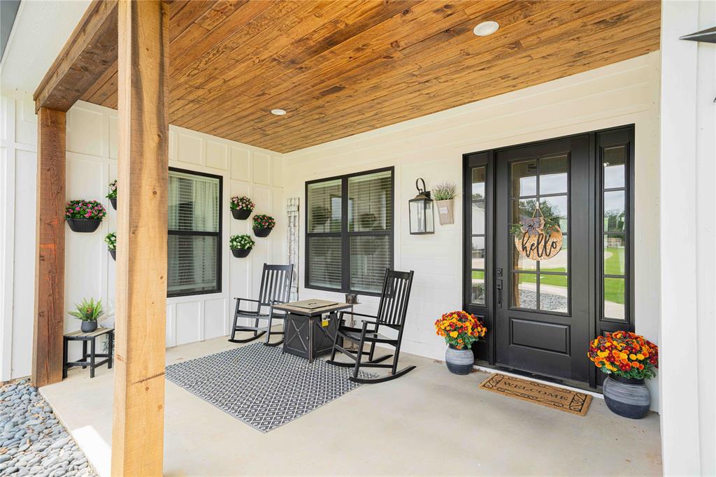 379 Private Road 2367