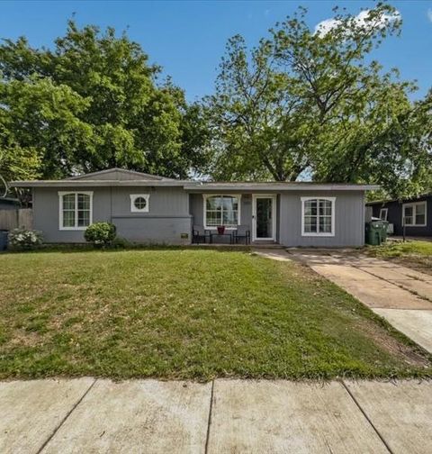 1310 E Inwood Drive Arlington TX 76010