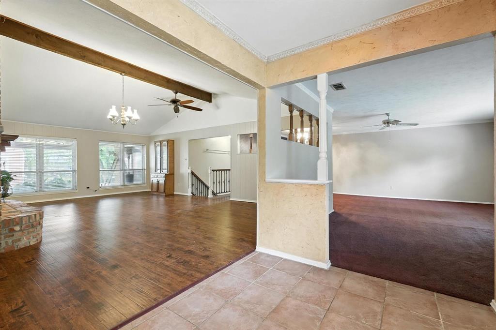 1204 Edgecliff Drive