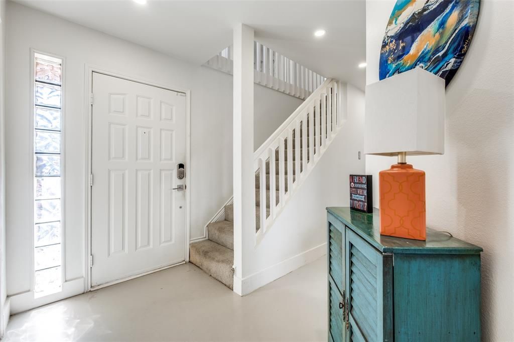 Photo of 2852 Lee Street, Dallas, TX 75206 (MLS # 21201735)