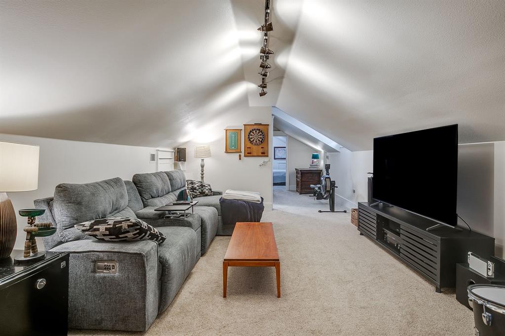 Mistletoe Heights - Residential