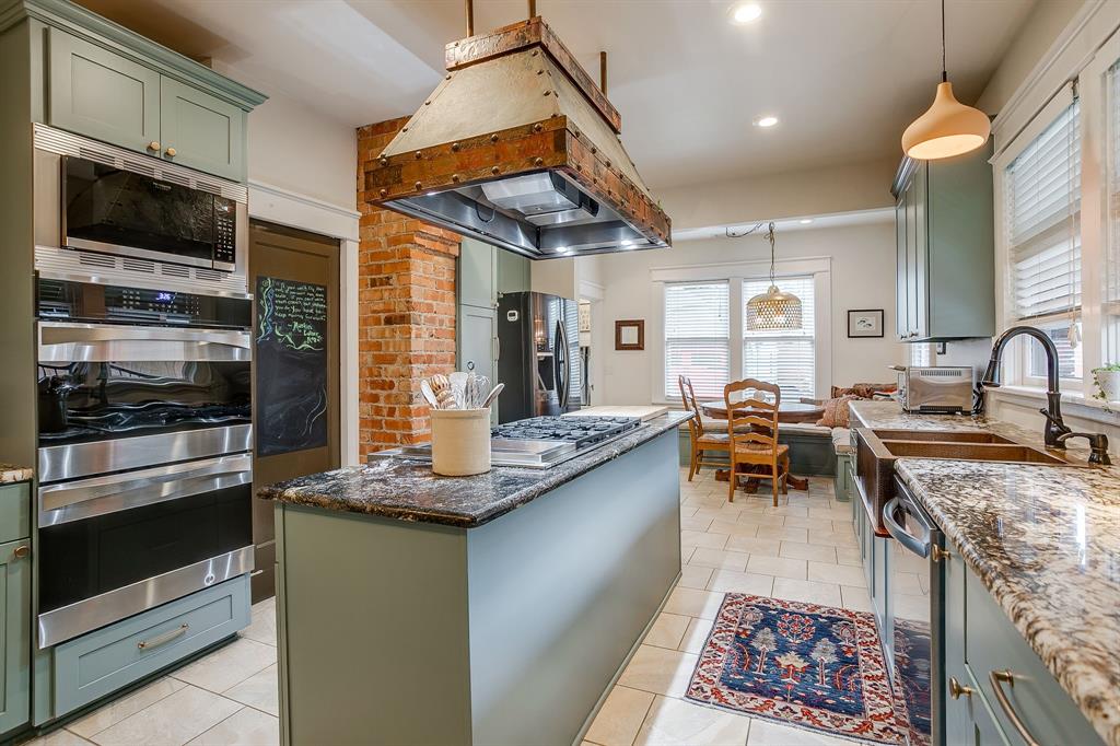 Mistletoe Heights - Residential