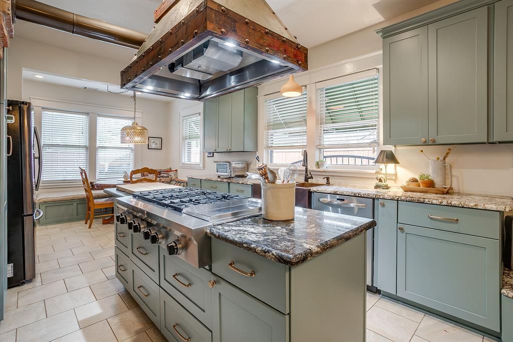 Mistletoe Heights - Residential