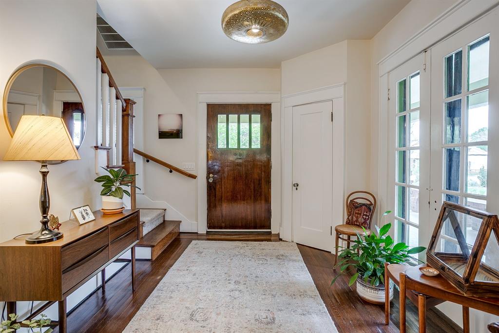 Mistletoe Heights - Residential