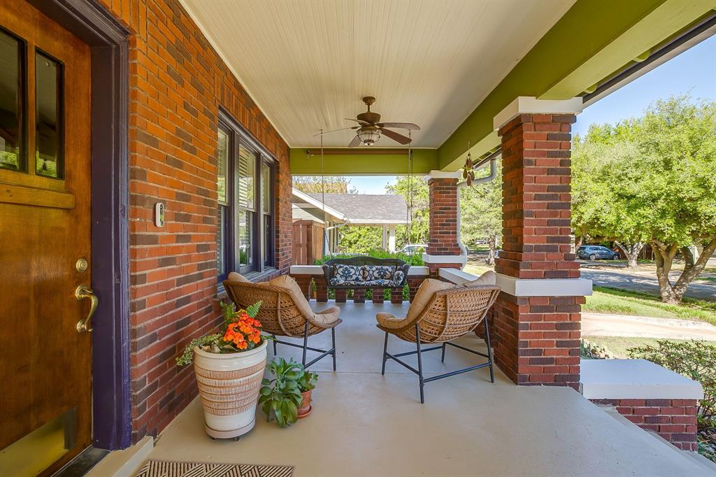 2309 Mistletoe Avenue