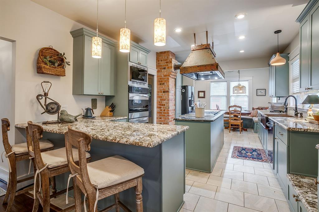 Mistletoe Heights - Residential