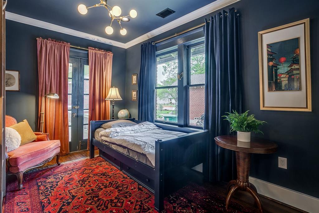 Mistletoe Heights - Residential