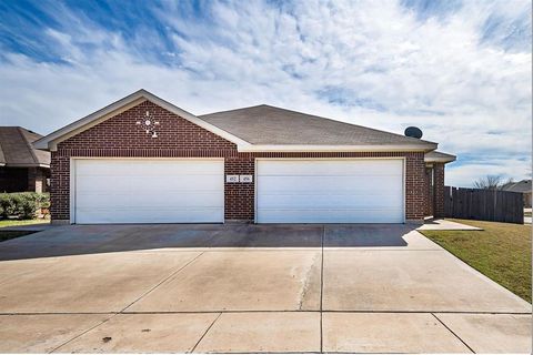 452 & 456 Canvas Court Crowley TX 76036