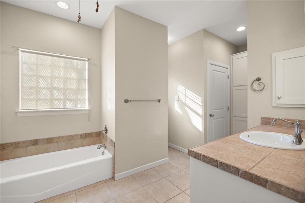 Olde Town At The Square - Residential