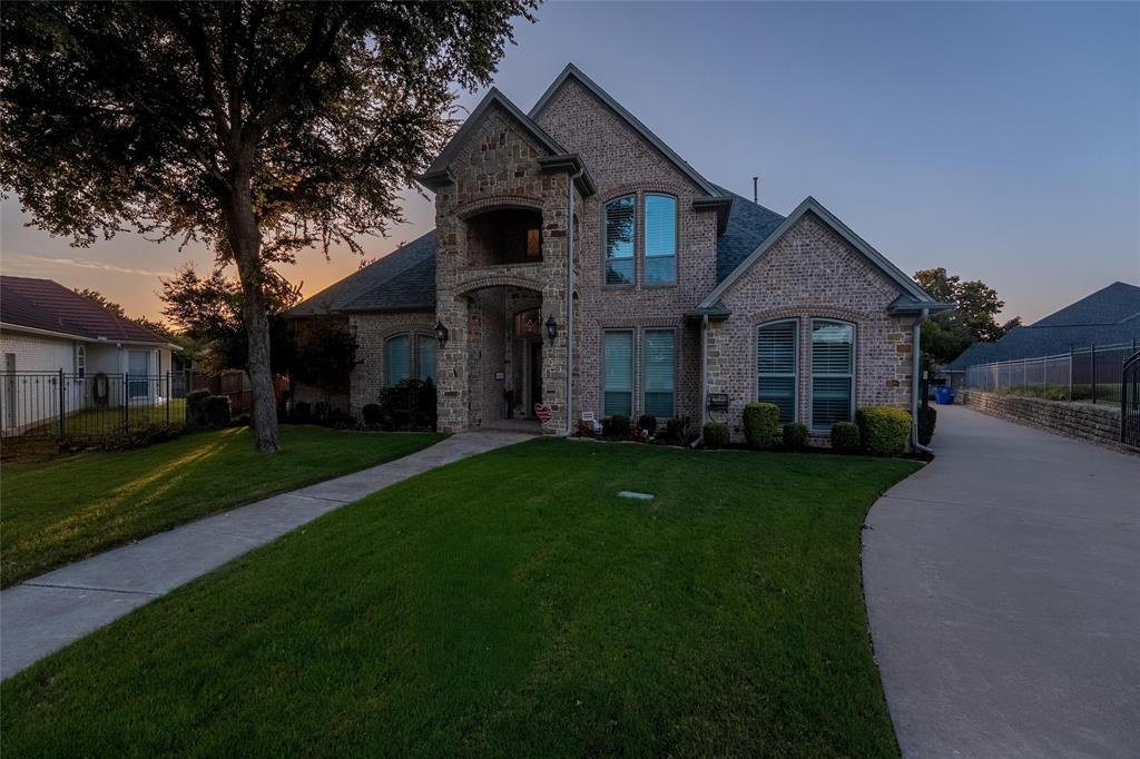 2 Pond View Court