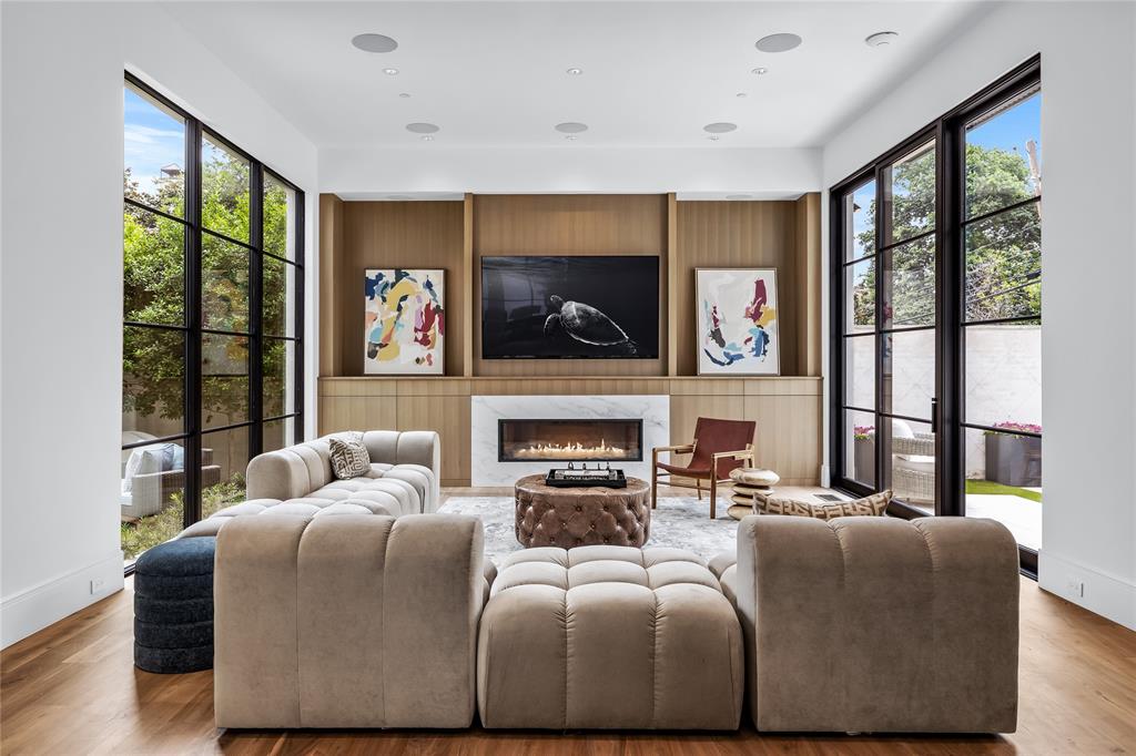 Highland Park West 02 Instl - Residential