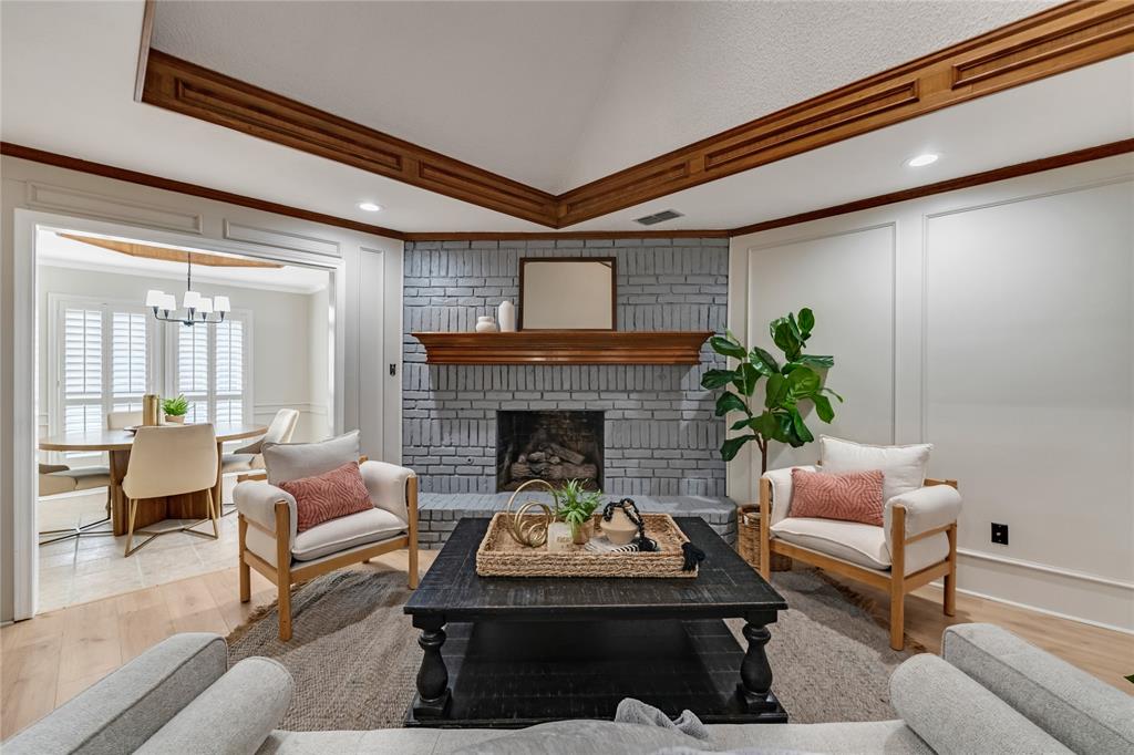 203 S Lakeshore Drive
