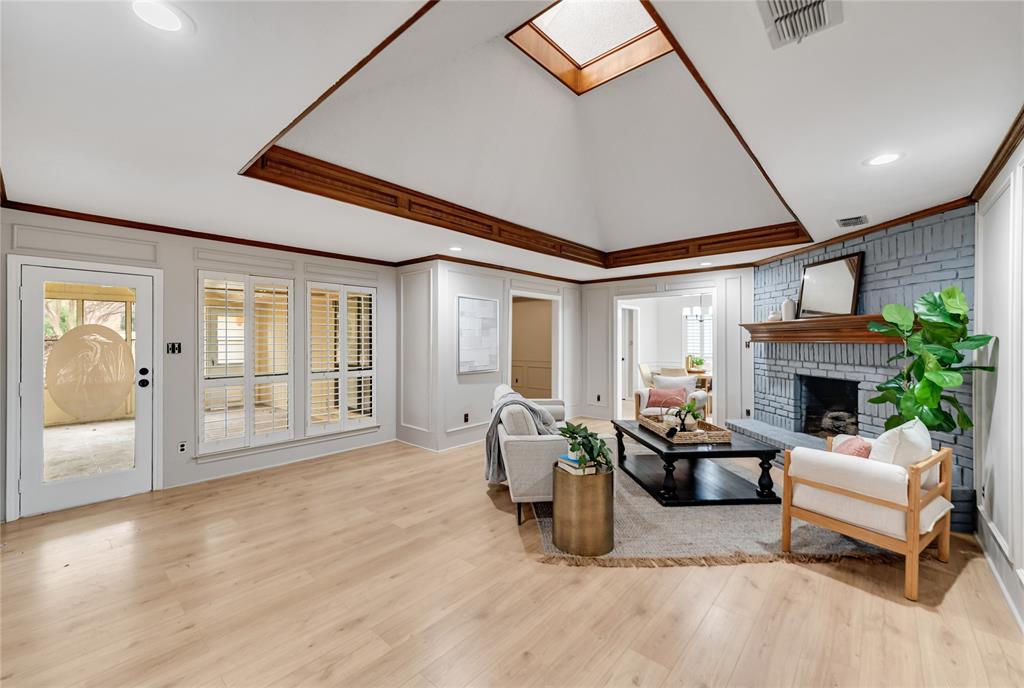 203 S Lakeshore Drive