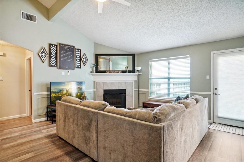 708 Hummingbird Trail