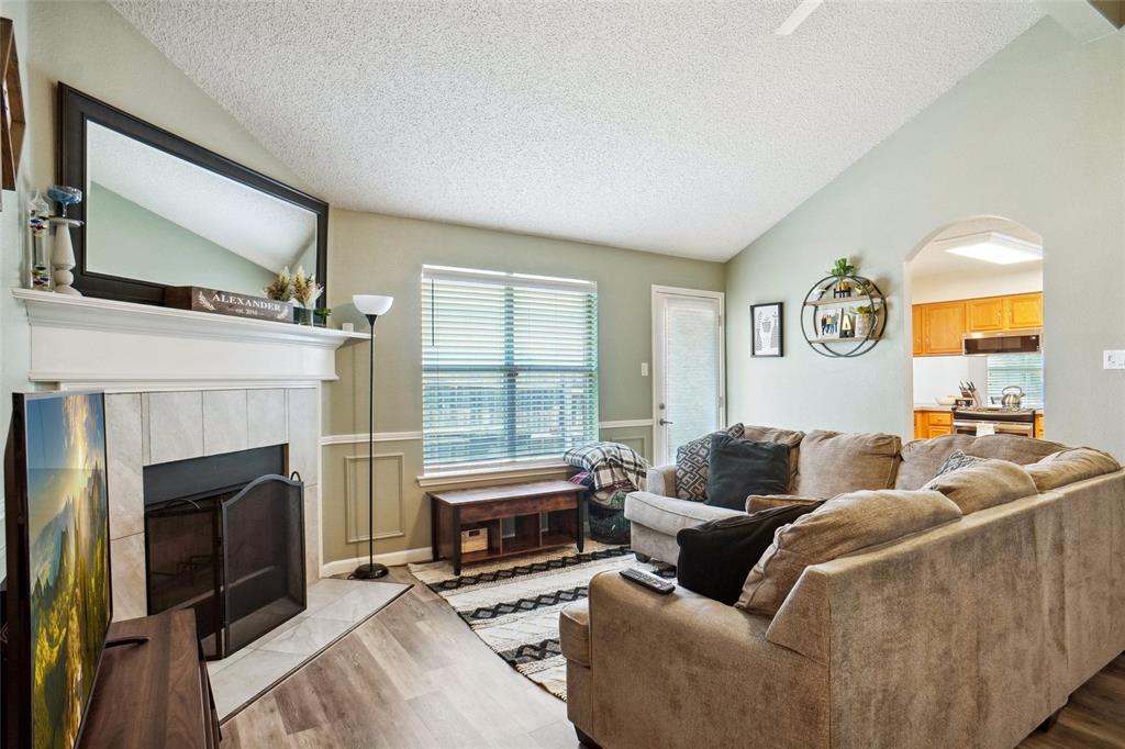 708 Hummingbird Trail