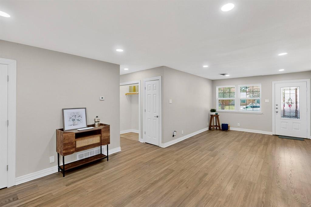 2949 Hollandale Lane
