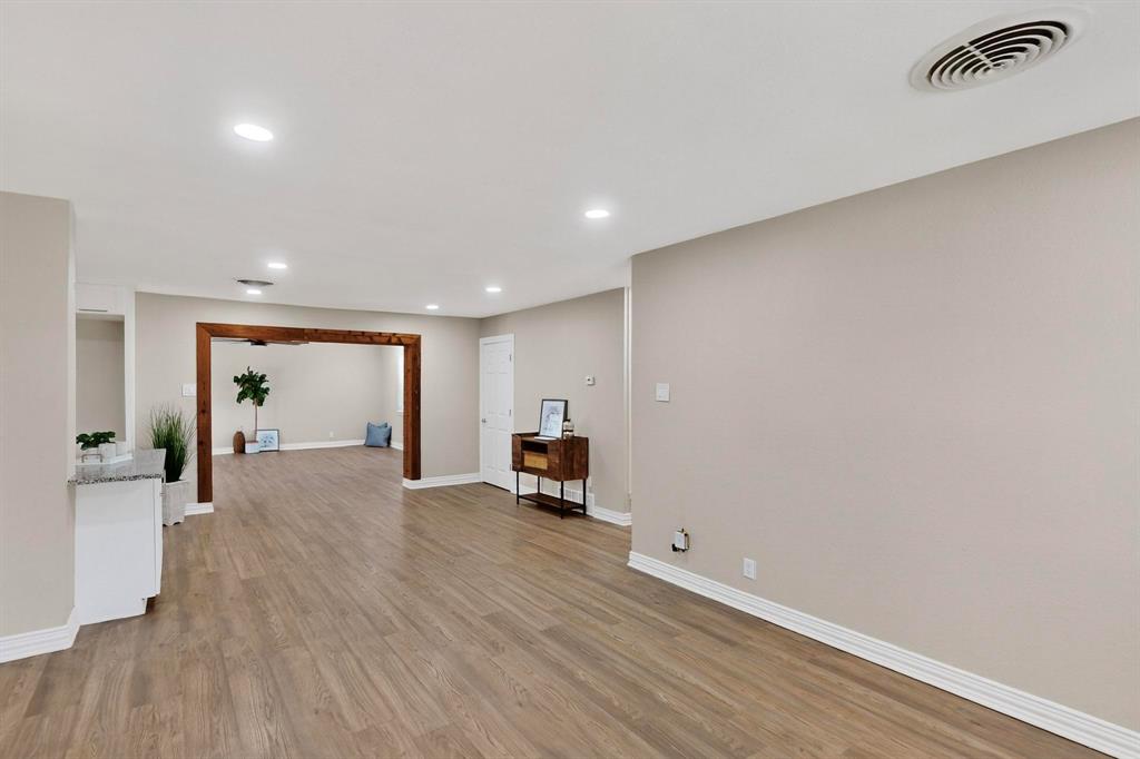 2949 Hollandale Lane