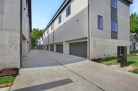 Photo of 5602 Lindell Avenue #C, Dallas, TX 75206 (MLS # 21198136)