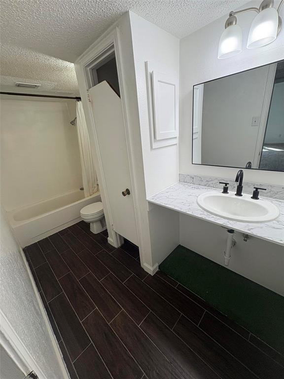 Oakhollow Condo - Residential