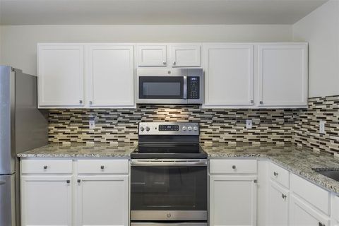 Tiny photo for 909 Anvil Creek Drive, Arlington, TX 76001 (MLS # 21328898)