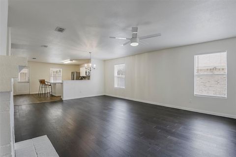 Tiny photo for 909 Anvil Creek Drive, Arlington, TX 76001 (MLS # 21328898)