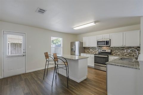 Tiny photo for 909 Anvil Creek Drive, Arlington, TX 76001 (MLS # 21328898)
