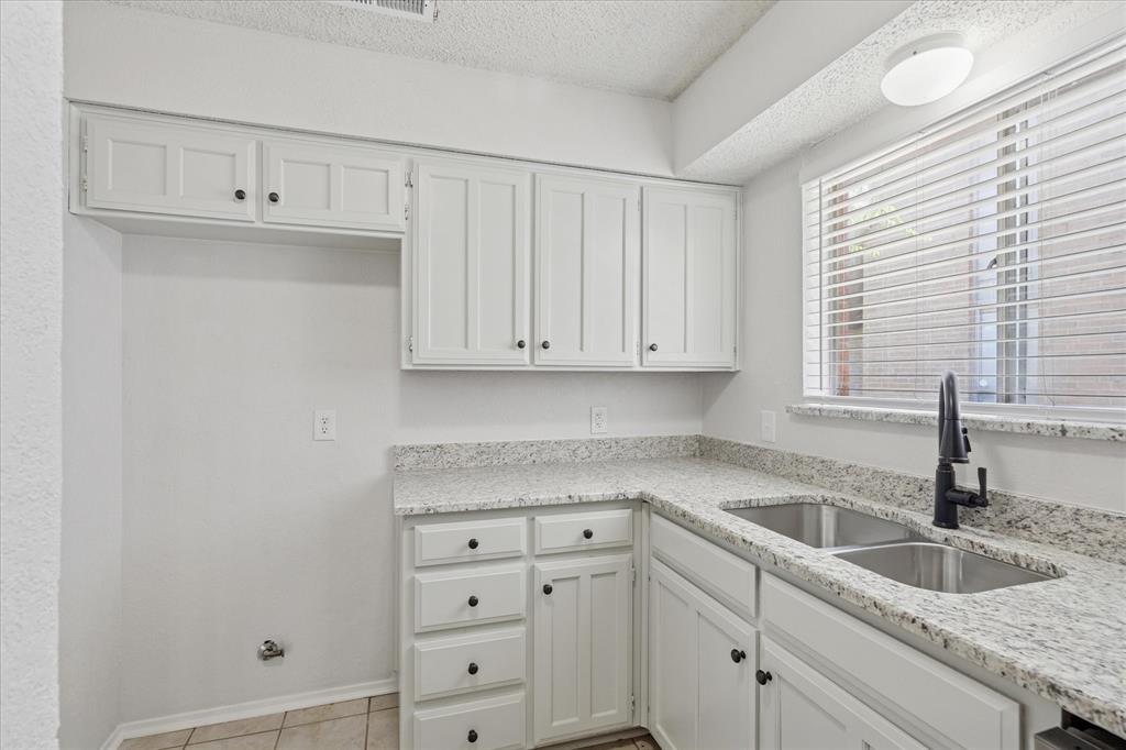 2106 Valleywood Drive