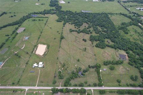 Photo of 829 Farm Road 71 W, Sulphur Springs, TX 75482 (MLS # 21257395)