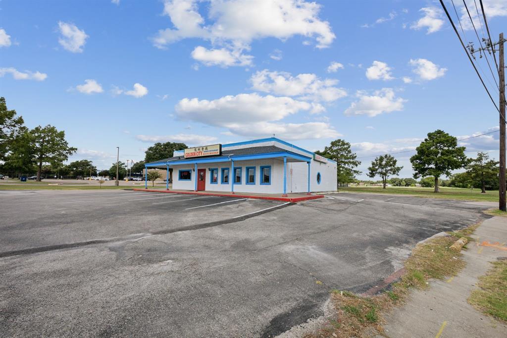 525 E Oates