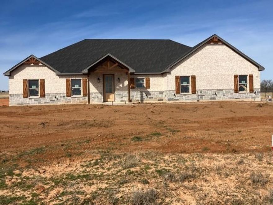 Brand new almost completed home on 2 acres in nice quite rural neighborhood. Well built 3-2-2 with plenty of elbow room and lots of nice features. Large Covered patio full attic insulation encapsulation,, split bedrooms with a vaulted ceiling in the large living area. Primary bedroom includes a large bath and walk in closet that connects to the laundry. Come look and see whats left to complete.